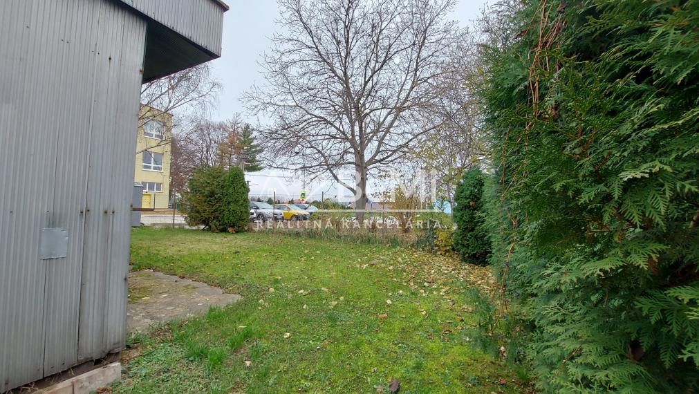 Predaj pozemok - prevádzka Zbehy pri Nitre (235-18-JUF)