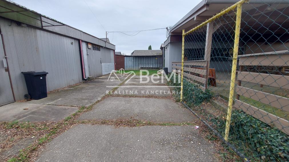 Predaj pozemok - prevádzka Zbehy pri Nitre (235-18-JUF)