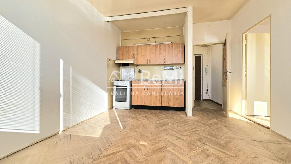 1-IZBOVÝ BYT NA SÍDLISKU RIMAVA, RIMAVSKÁ SOBOTA - NA PREDAJ