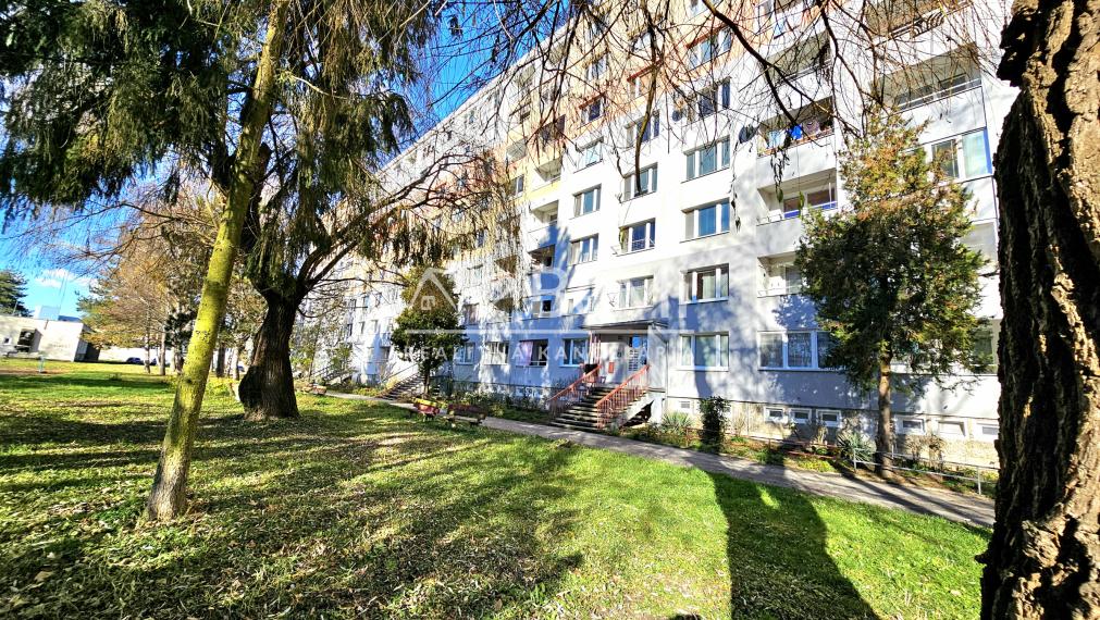 1-IZBOVÝ BYT NA SÍDLISKU RIMAVA, RIMAVSKÁ SOBOTA - NA PREDAJ