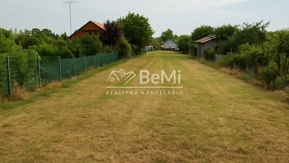 Rozsiahly stavebný pozemok v Abraháme - 1481m2  016-14-NIBA