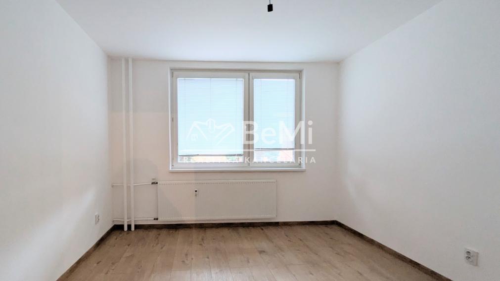 Predaj, zrekonštruovaný 3 izbový byt - Zlaté Moravce (1237-113-AFI)