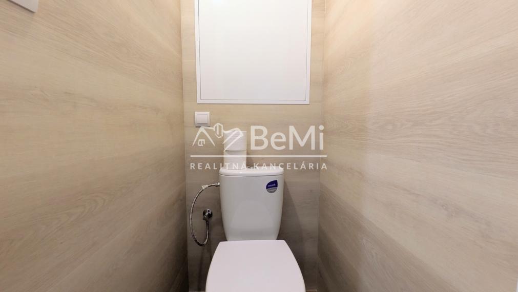 Predaj, zrekonštruovaný 3 izbový byt - Zlaté Moravce (1237-113-AFI)