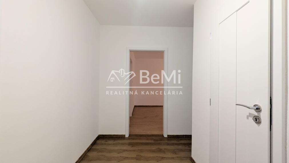 Predaj, zrekonštruovaný 3 izbový byt - Zlaté Moravce (1237-113-AFI)