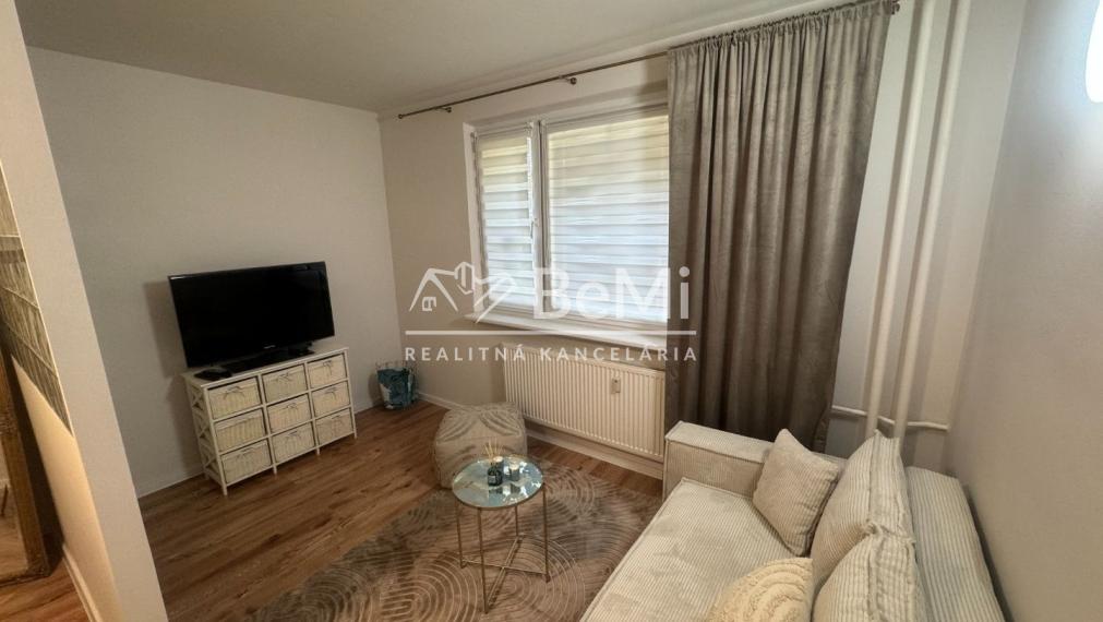 Exkluzívne na prenájom – moderný 2 izbový byt vo vyhľadávanej lokalite Nitra– Klokočina