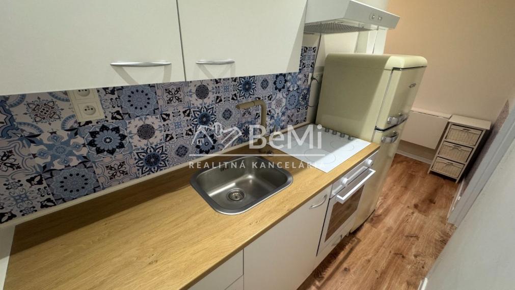 Exkluzívne na prenájom – moderný 2 izbový byt vo vyhľadávanej lokalite Nitra– Klokočina