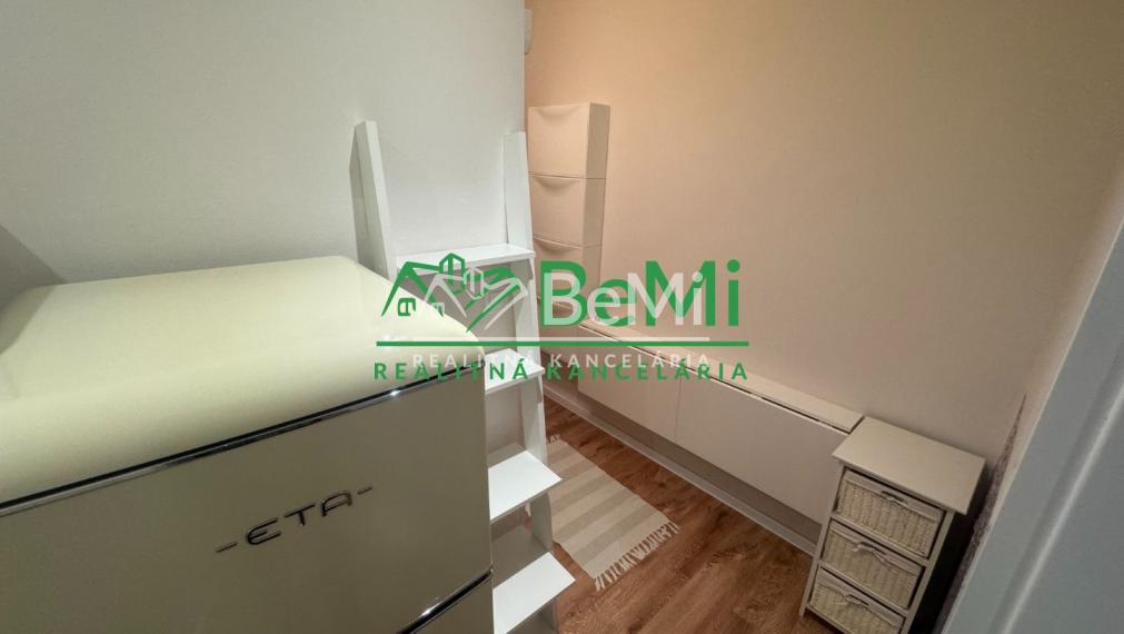 Exkluzívne na prenájom – moderný 2 izbový byt vo vyhľadávanej lokalite Nitra– Klokočina