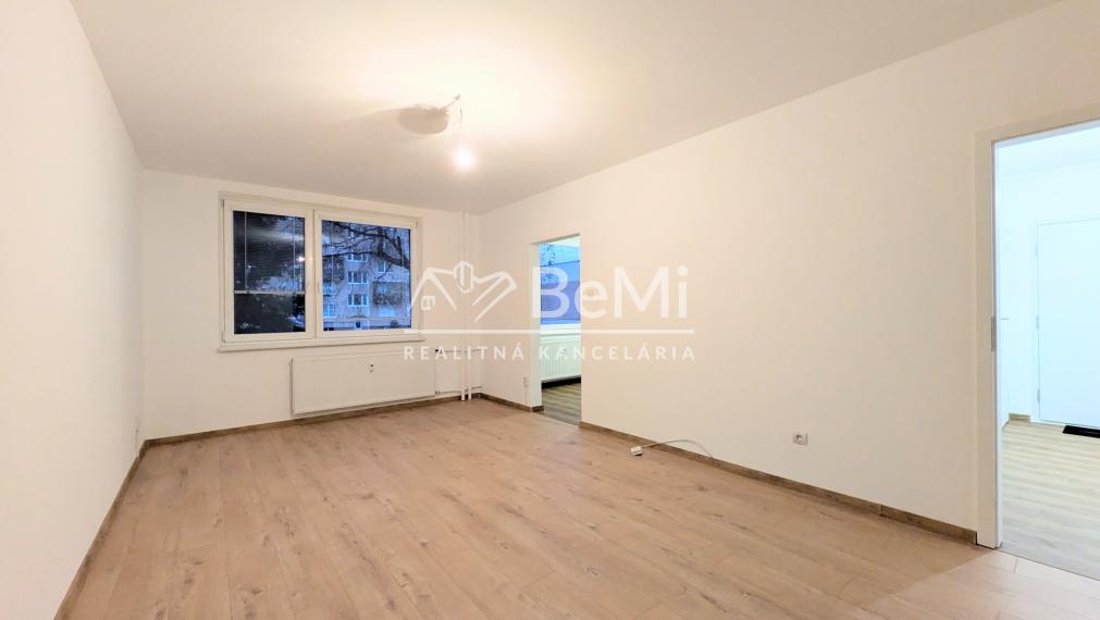 Predaj, zrekonštruovaný 3 izbový byt - Zlaté Moravce (1237-113-AFI)