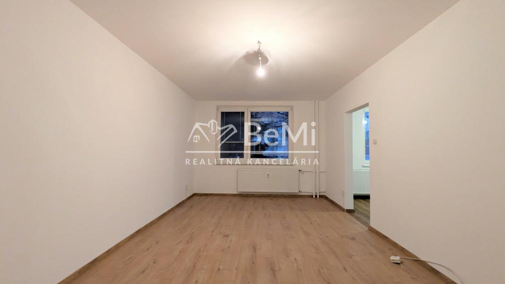 Predaj, zrekonštruovaný 3 izbový byt - Zlaté Moravce (1237-113-AFI)