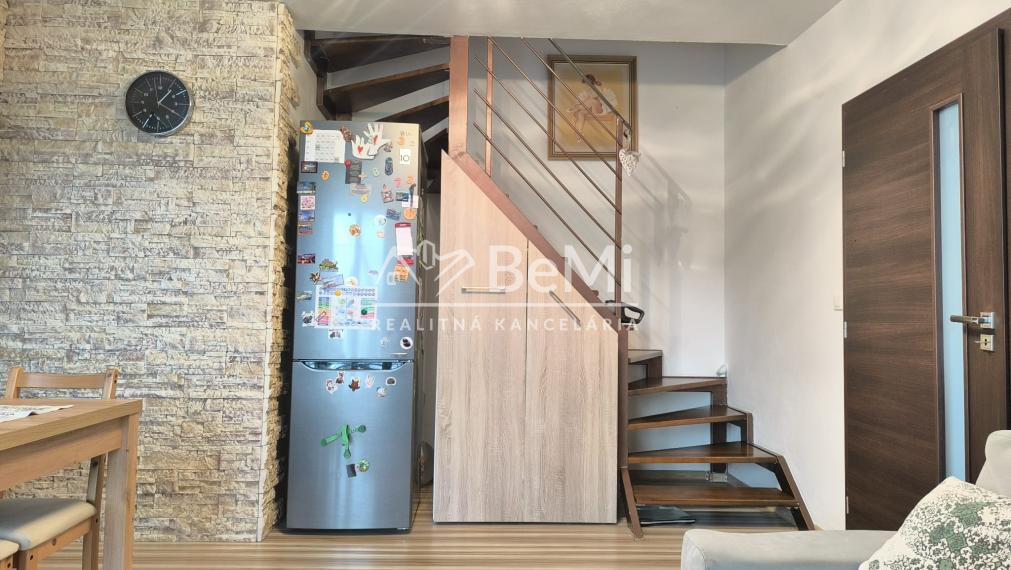 Na predaj priestranný a štýlový 4-izbový mezonet po kompletnej rekonštrukcii – Ivanovce