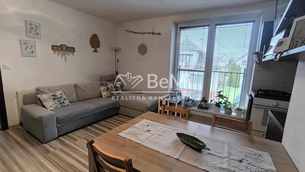 Na predaj priestranný a štýlový 4-izbový mezonet po kompletnej rekonštrukcii – Ivanovce