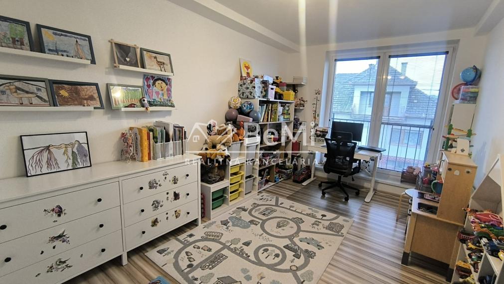 Na predaj priestranný a štýlový 4-izbový mezonet po kompletnej rekonštrukcii – Ivanovce