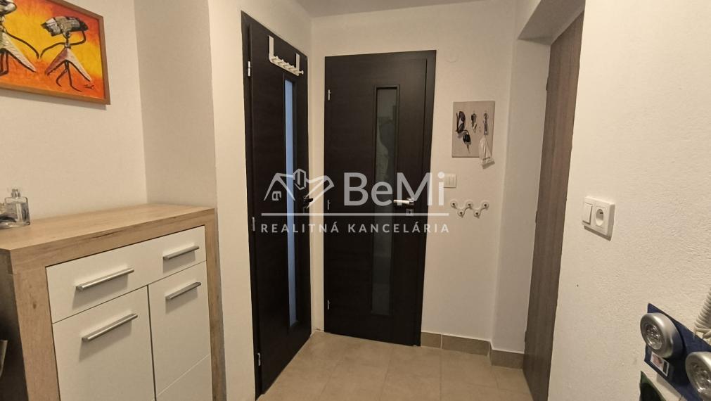 Na predaj priestranný a štýlový 4-izbový mezonet po kompletnej rekonštrukcii – Ivanovce