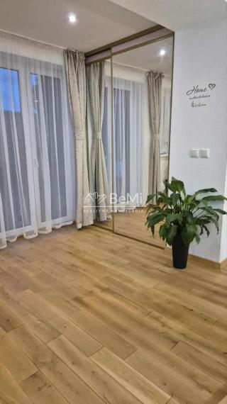 Na predaj exkluzívne zrekonštruovaný a kompletne zariadený rodinný dom