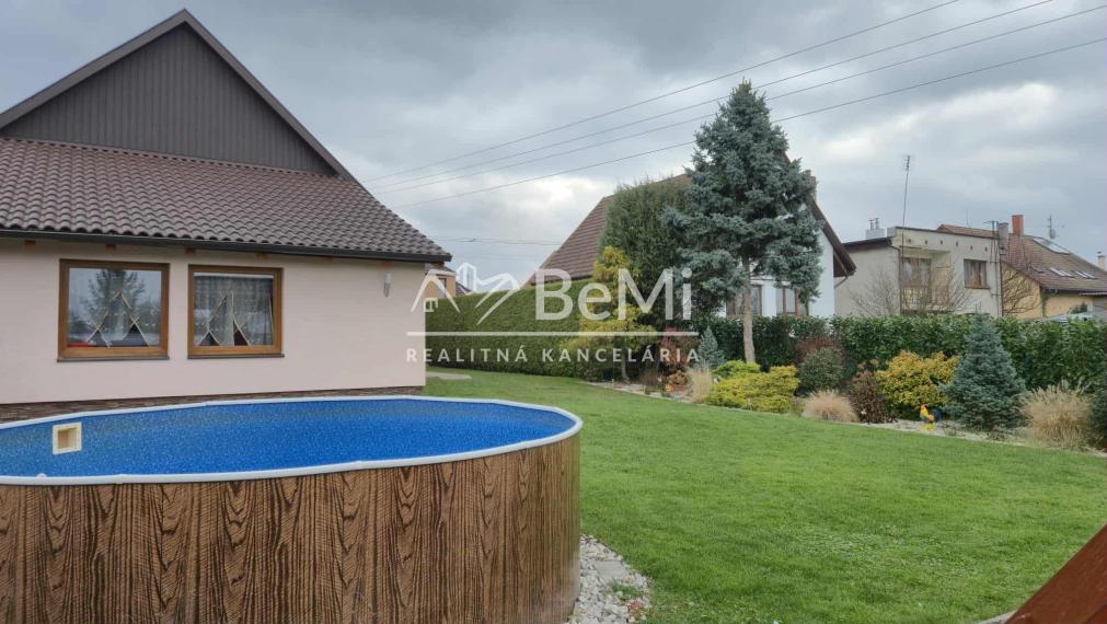 Na predaj exkluzívne zrekonštruovaný a kompletne zariadený rodinný dom