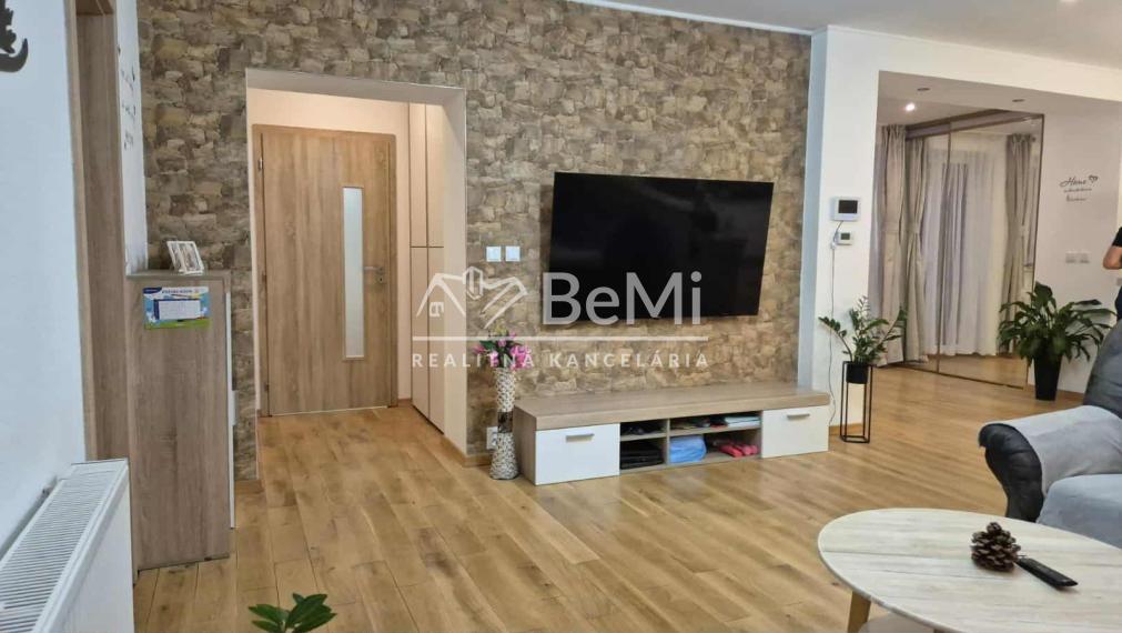 Na predaj exkluzívne zrekonštruovaný a kompletne zariadený rodinný dom