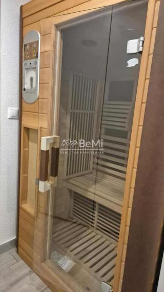 Na predaj exkluzívne zrekonštruovaný a kompletne zariadený rodinný dom