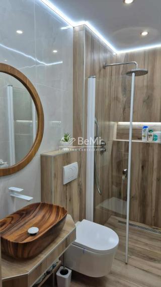 Na predaj exkluzívne zrekonštruovaný a kompletne zariadený rodinný dom