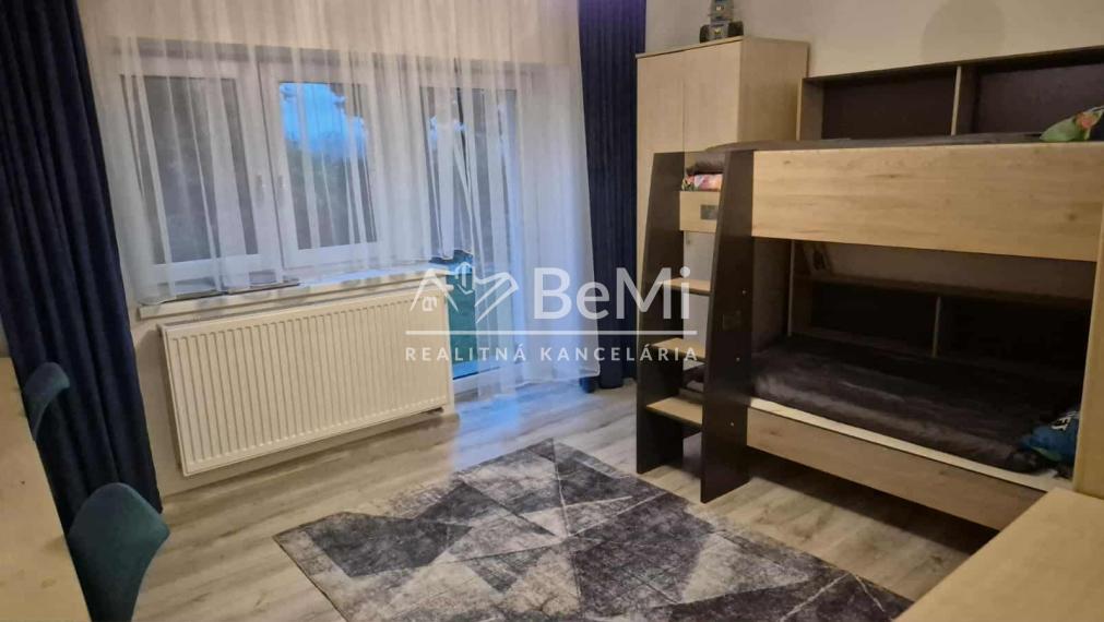 Na predaj exkluzívne zrekonštruovaný a kompletne zariadený rodinný dom