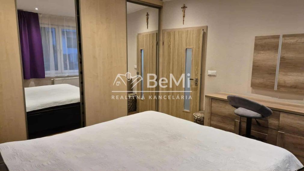 Na predaj exkluzívne zrekonštruovaný a kompletne zariadený rodinný dom