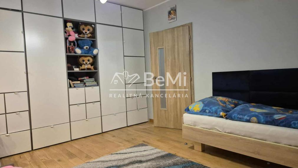 Na predaj exkluzívne zrekonštruovaný a kompletne zariadený rodinný dom