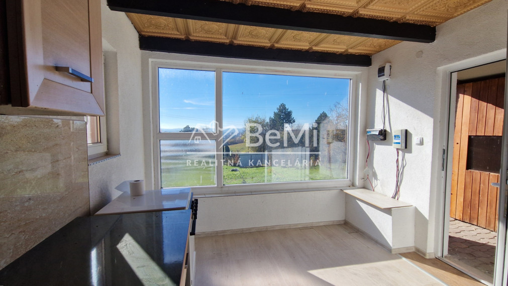 Novopostavená chatka so záhradou v Rimav. Sobote - NA PREDAJ