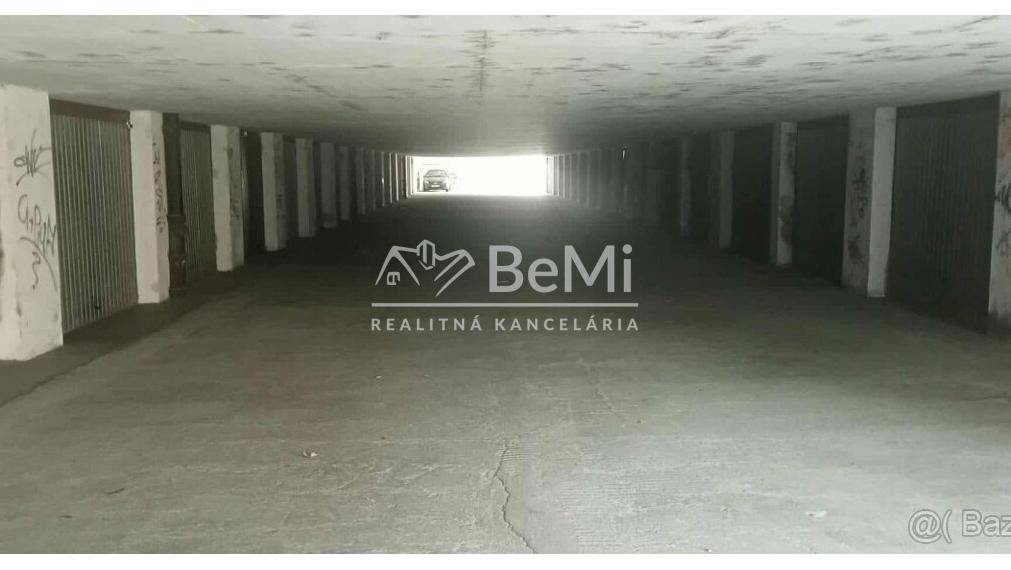 Priestranná garáž 19 m² elektrina – Topoľčany, sídlisko Mexiko