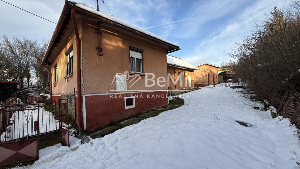 Rodinný dom v Ľubotíne s veľkým pozemkom na predaj