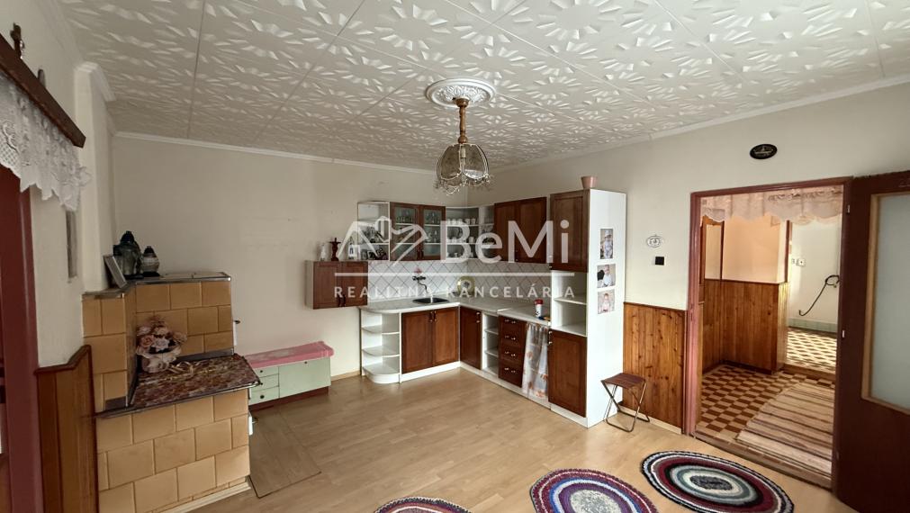 Rodinný dom v Ľubotíne s veľkým pozemkom na predaj