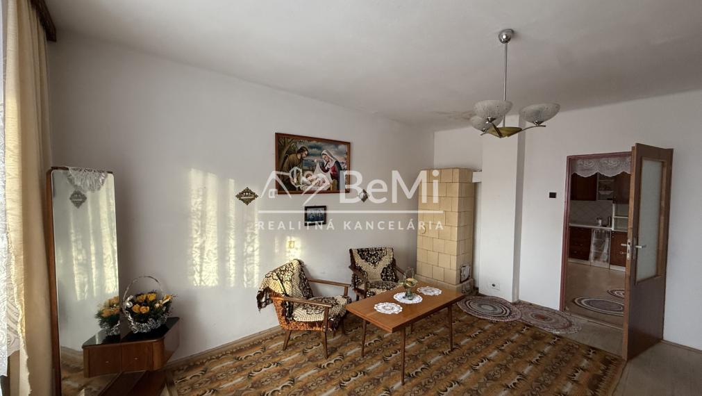 Rodinný dom v Ľubotíne s veľkým pozemkom na predaj