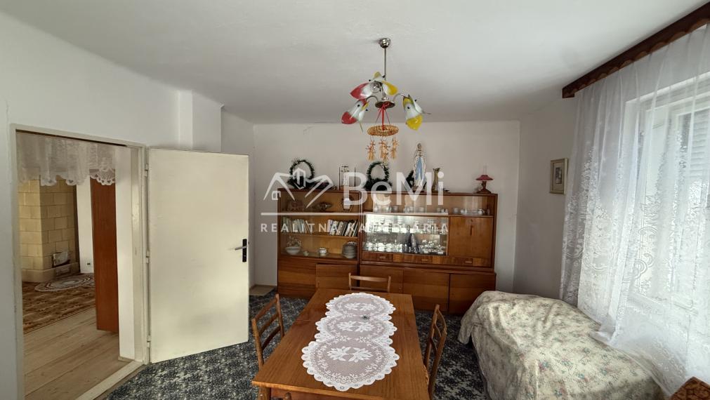 Rodinný dom v Ľubotíne s veľkým pozemkom na predaj