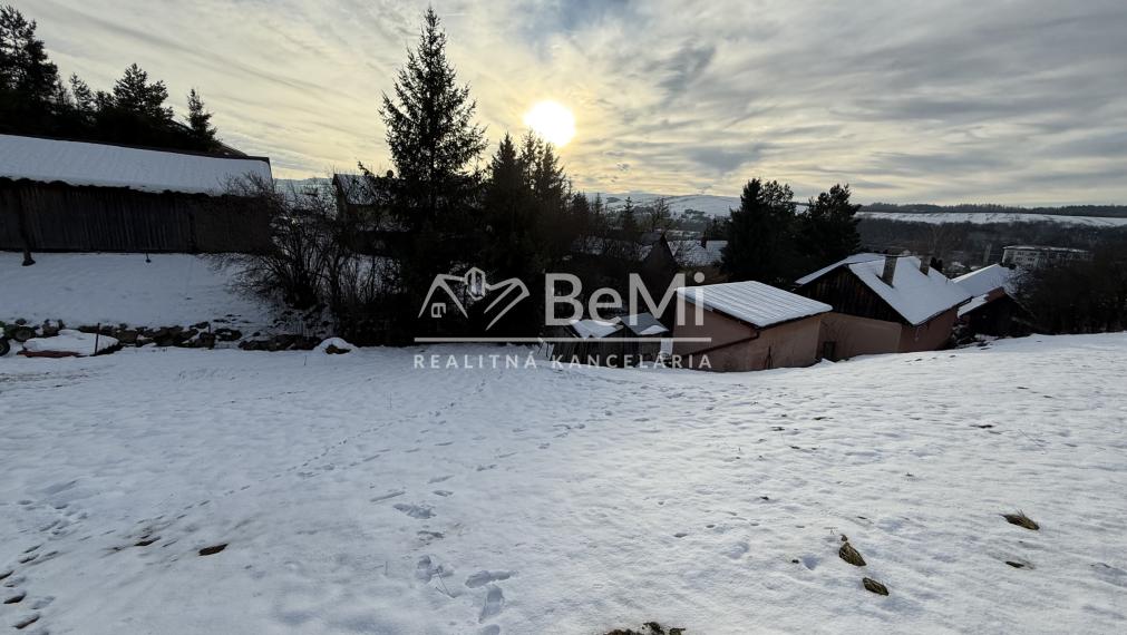 Rodinný dom v Ľubotíne s veľkým pozemkom na predaj