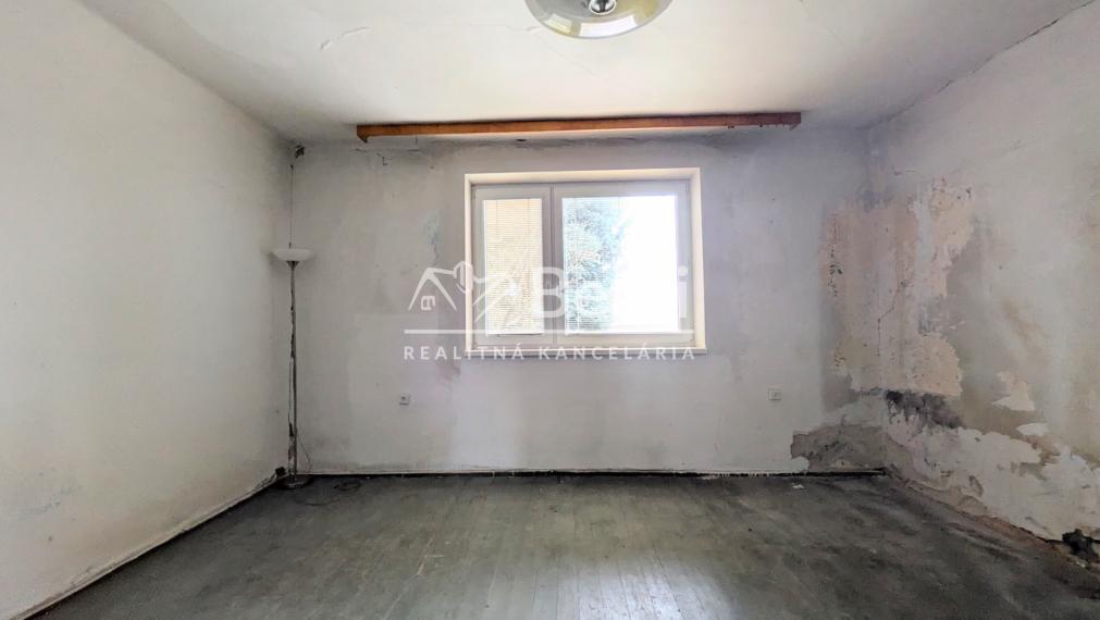 Predaj, rodinný dom - Dvorníky / Hlohovec (1238-12-AFI)