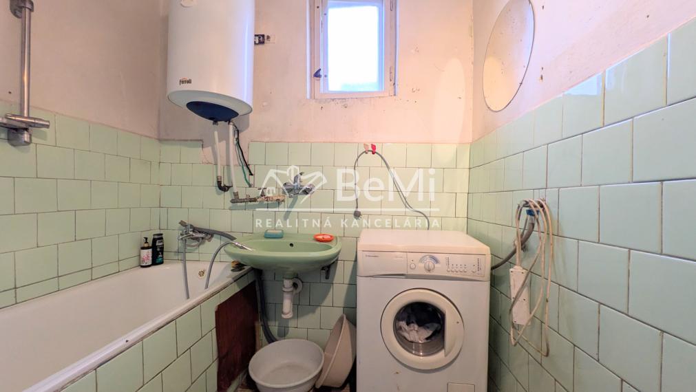 Predaj, rodinný dom - Dvorníky / Hlohovec (1238-12-AFI)