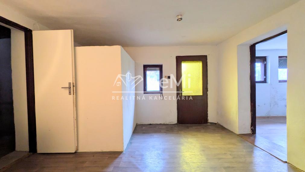 Predaj, rodinný dom - Dvorníky / Hlohovec (1238-12-AFI)