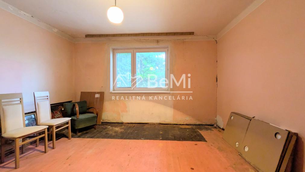 Predaj, rodinný dom - Dvorníky / Hlohovec (1238-12-AFI)