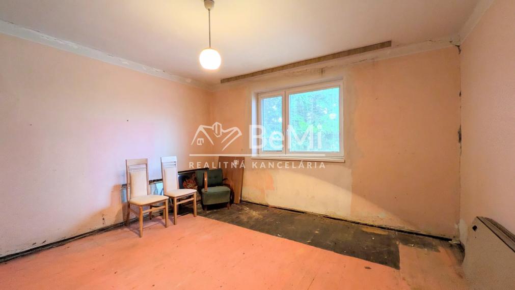 Predaj, rodinný dom - Dvorníky / Hlohovec (1238-12-AFI)