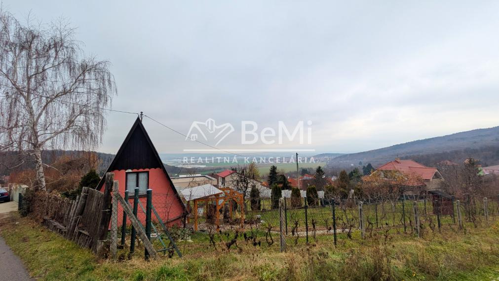 Predaj, chatka s pozemkom - Nitra /Zobor (1239-13-AFI)