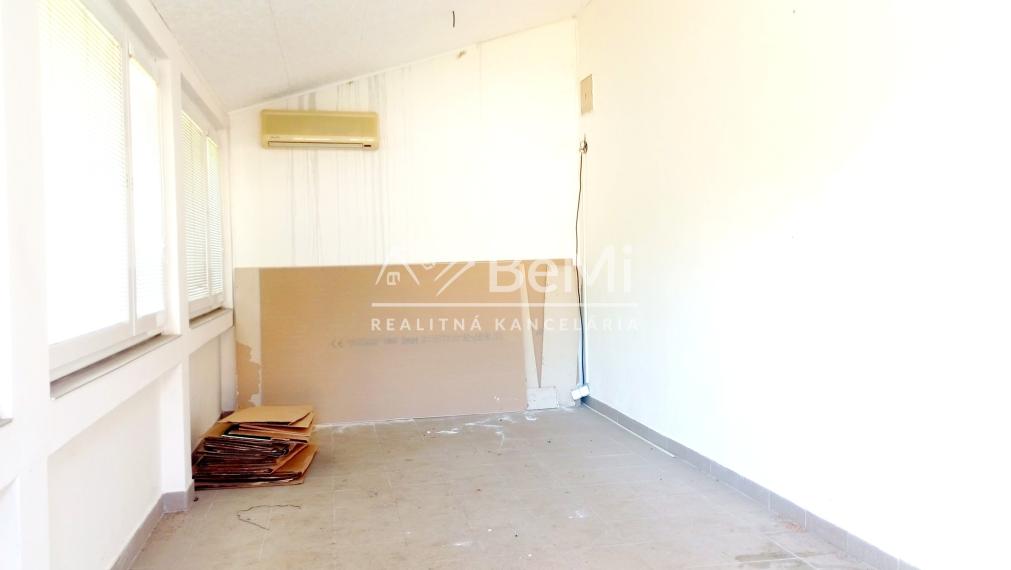 Predaj, viacgeneračný rodinný dom - Kubáňovo  (046-12-HEKA)