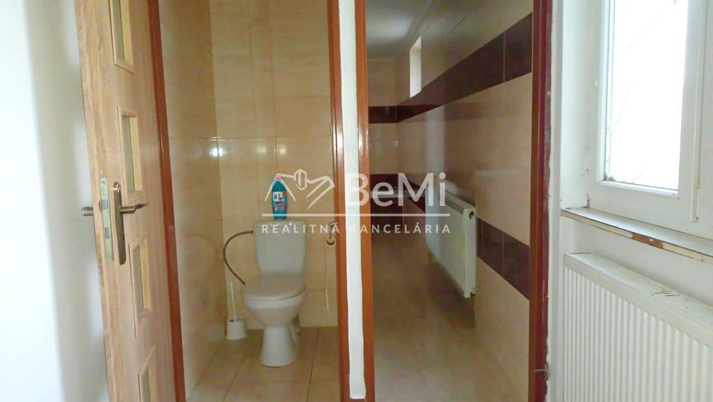 Predaj, viacgeneračný rodinný dom - Kubáňovo  (046-12-HEKA)