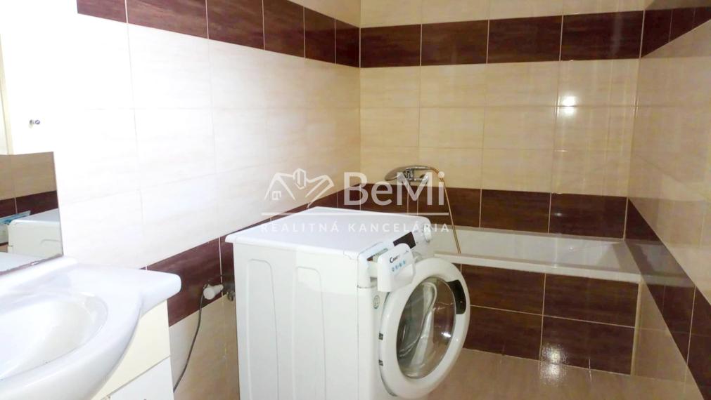 Predaj, viacgeneračný rodinný dom - Kubáňovo  (046-12-HEKA)