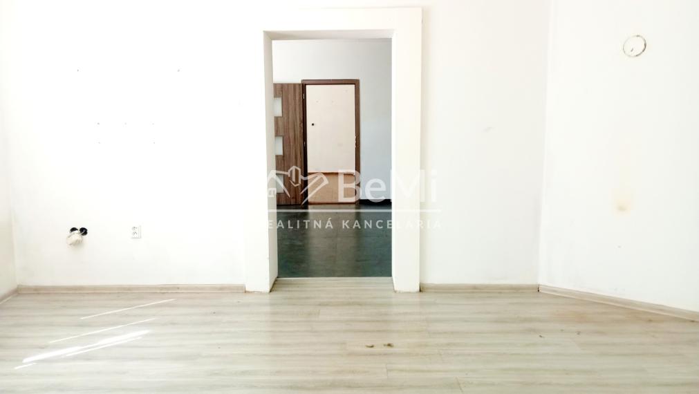 Predaj, viacgeneračný rodinný dom - Kubáňovo  (046-12-HEKA)