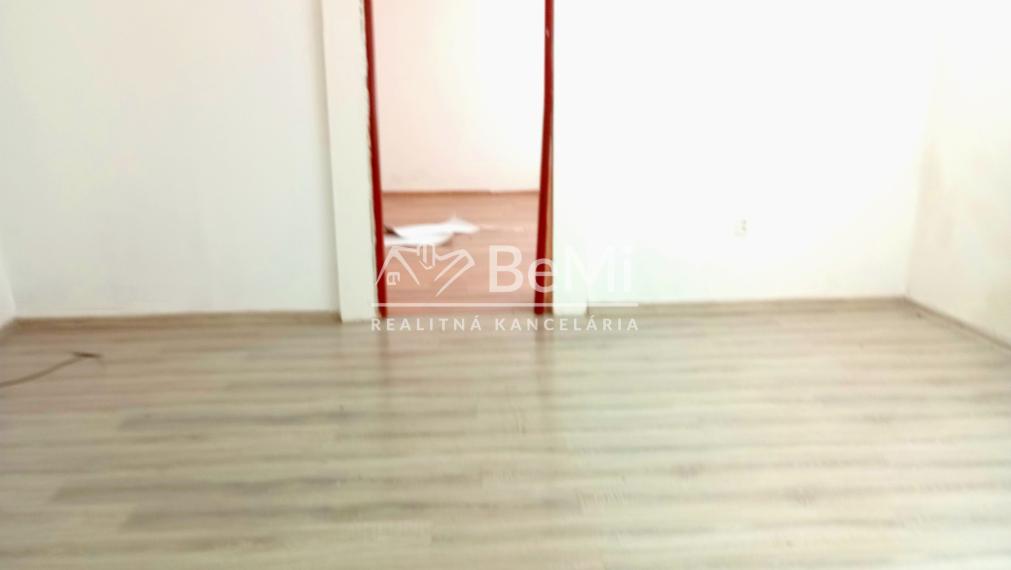 Predaj, viacgeneračný rodinný dom - Kubáňovo  (046-12-HEKA)