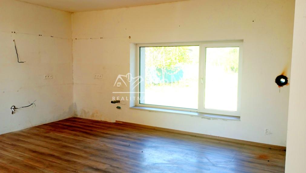 Predaj, viacgeneračný rodinný dom - Kubáňovo  (046-12-HEKA)