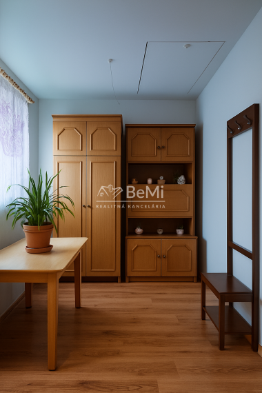 Priestranný 3-izbový dom v Čiernom Brode 018-12-NIBA