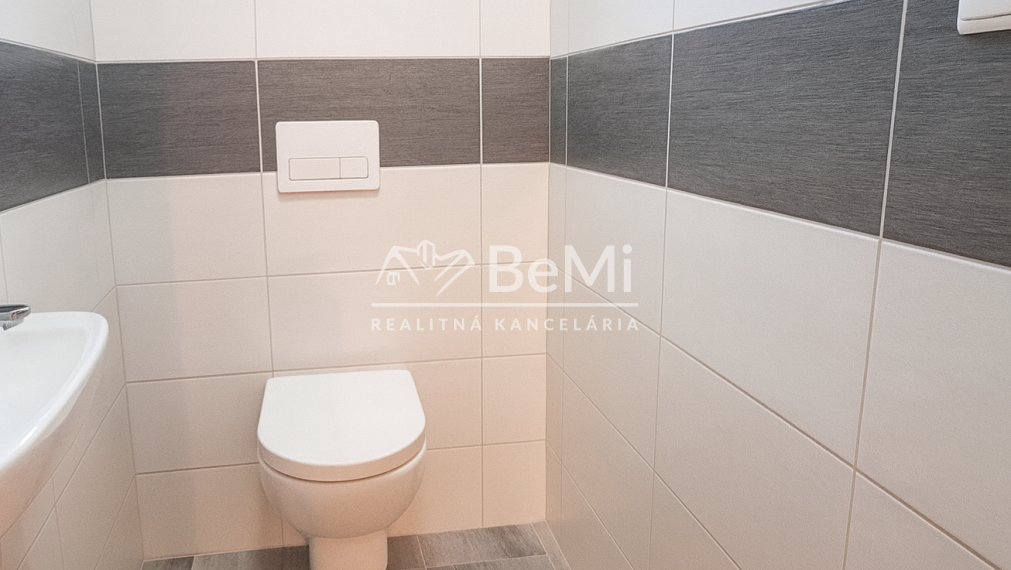 Priestranný 3-izbový dom v Čiernom Brode 018-12-NIBA