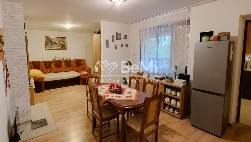 Priestranný 3-izbový dom v Čiernom Brode 018-12-NIBA