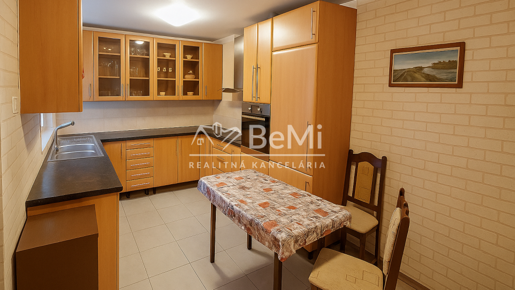 Priestranný 3-izbový dom v Čiernom Brode 018-12-NIBA