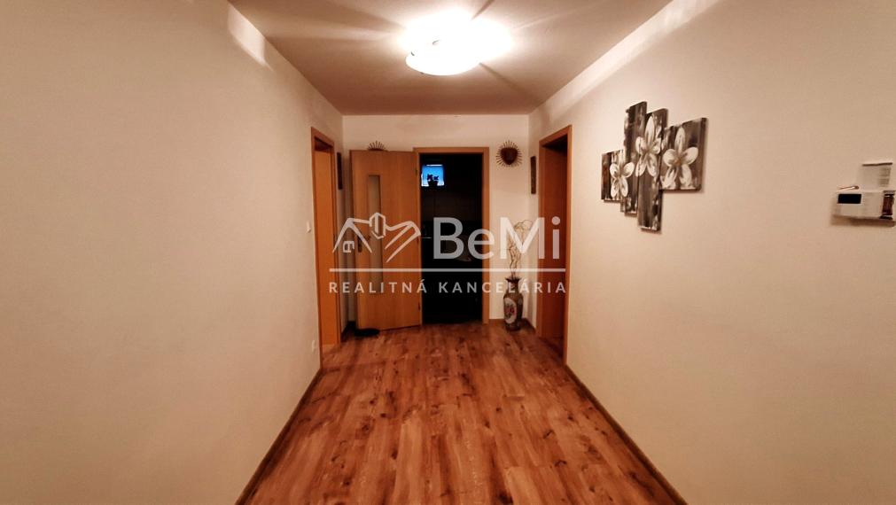 Priestranný 3-izbový dom v Čiernom Brode 018-12-NIBA