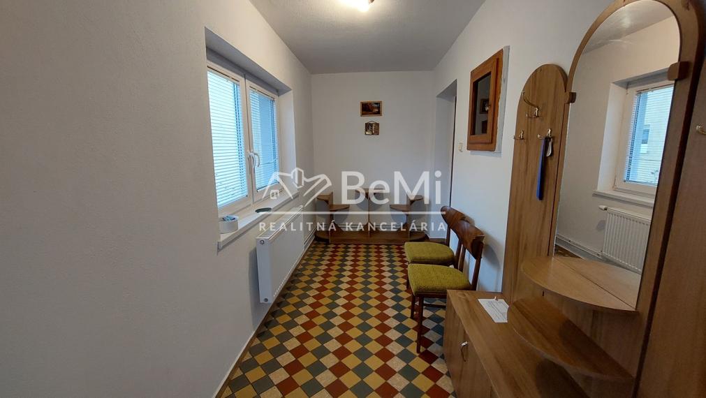 Predaj - rodinný dom v obci Tesáre ID 211-12-LUGU